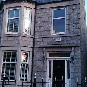 Townhouse 250 Homestay Aberdeen