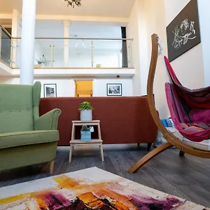 Stunning Mezzanine Near Centre Apartment Cardiff